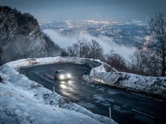 Ogier Monte-Carlo 2027 rajdowy samochod na gorskiej serpentynie